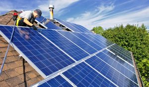 Service d'installation de photovoltaïque et tuiles photovoltaïques à Lavernose-Lacasse